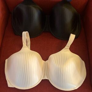 2 Bras 1 Black and 1 Blush underwire Playtex bras.  
Will sell separately